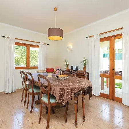 Guia Sleeps 4 Air Con Wifi Guia (Faro)